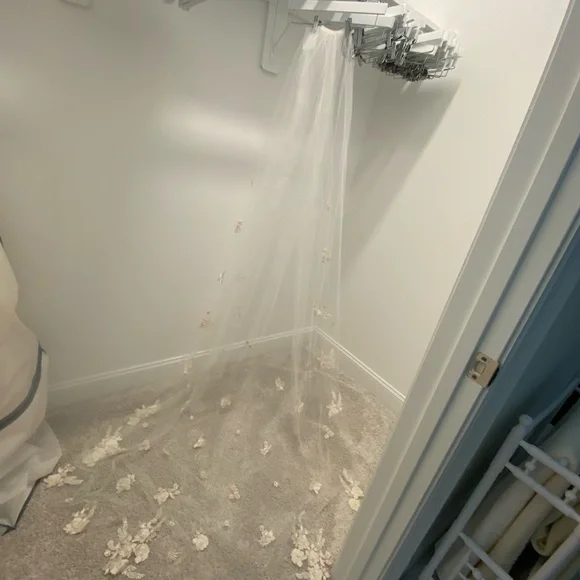 Wedding Veil - Picture 4 of 4